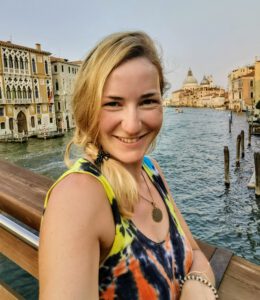 Happy am Ziel in Venedig